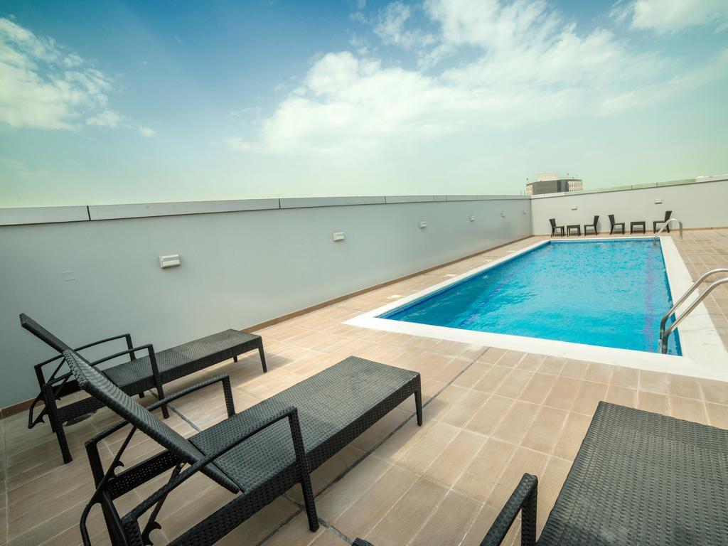 Golden Rose Luxury Suites  Manama Extérieur photo