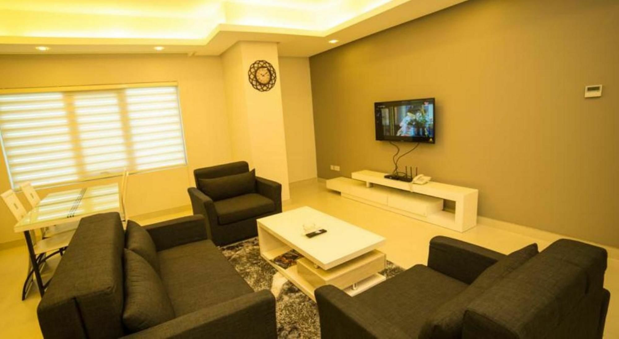 Golden Rose Luxury Suites  Manama Extérieur photo