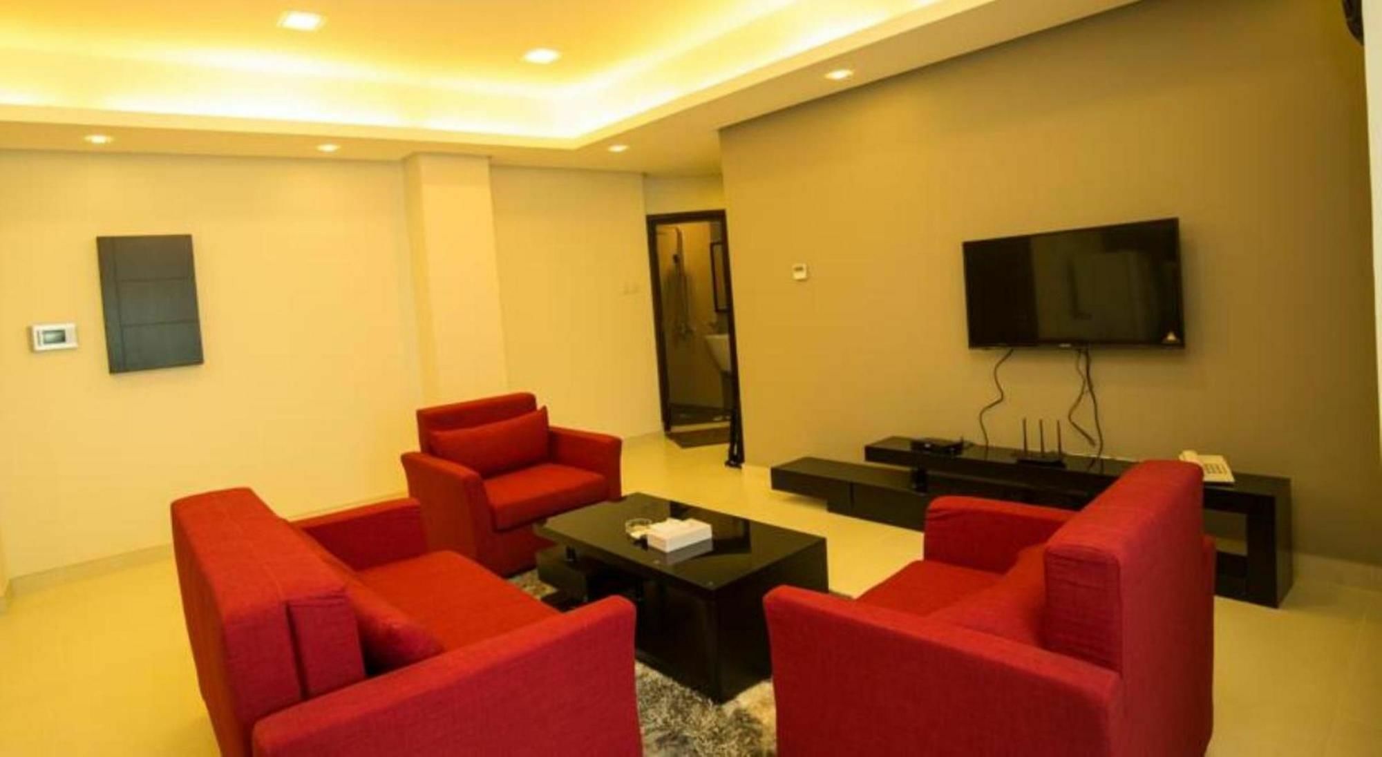 Golden Rose Luxury Suites  Manama Extérieur photo